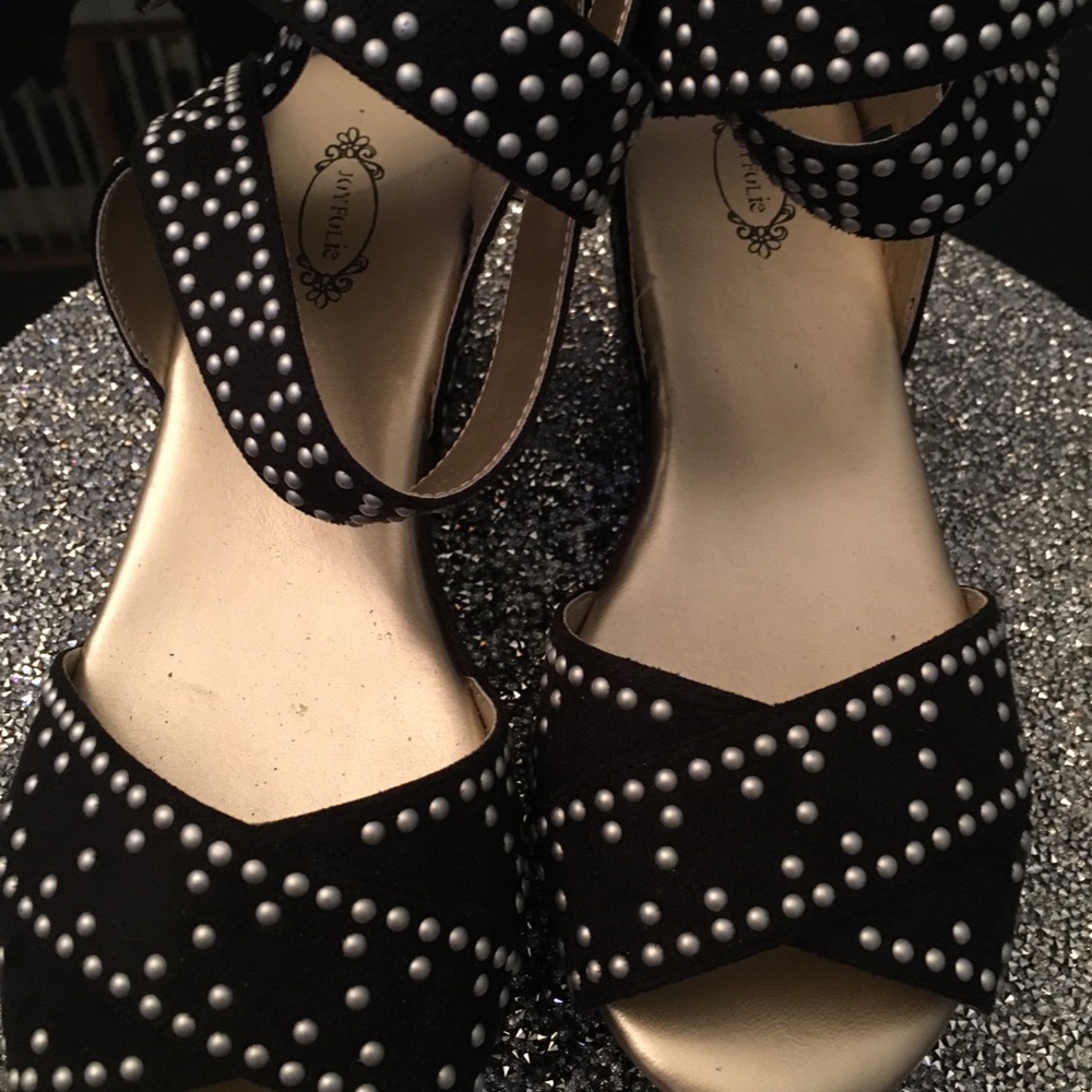 JOY FOLIE SUEDED SILVER STUDDED WEDGES.